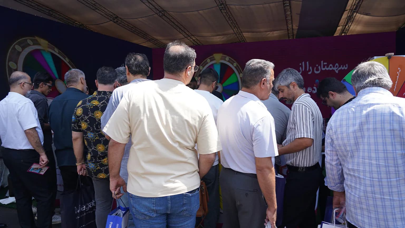 تصویر 4 ار نمایشگاه دهکده پاستیلی پلاس